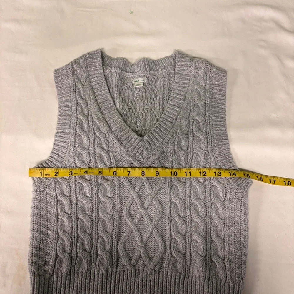 Aerie Gray Cable Knit Sweater Vest Cropped Sleeveless Pullover XS - Picture 5 of 6